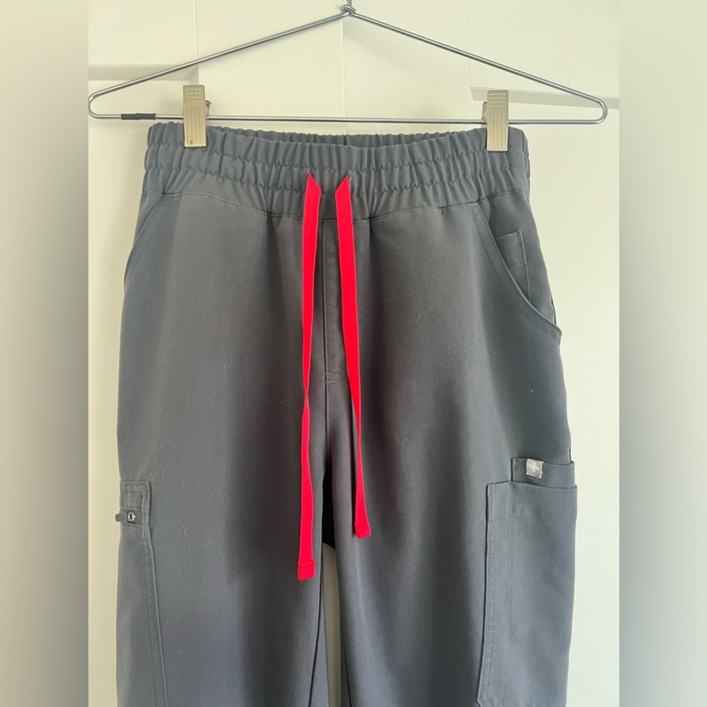 Figs Gray Set - Picture 3 of 7